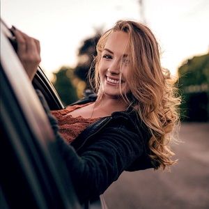 Meet your Posher, Alexis